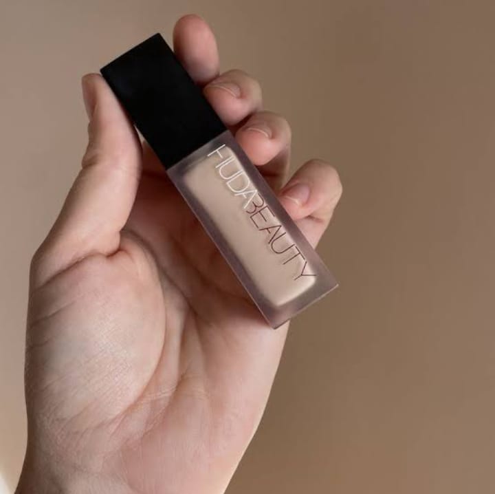 Huda Beauty Makeup Original Foundation Waterproof, Super Long Wear 24hr - Shade 1